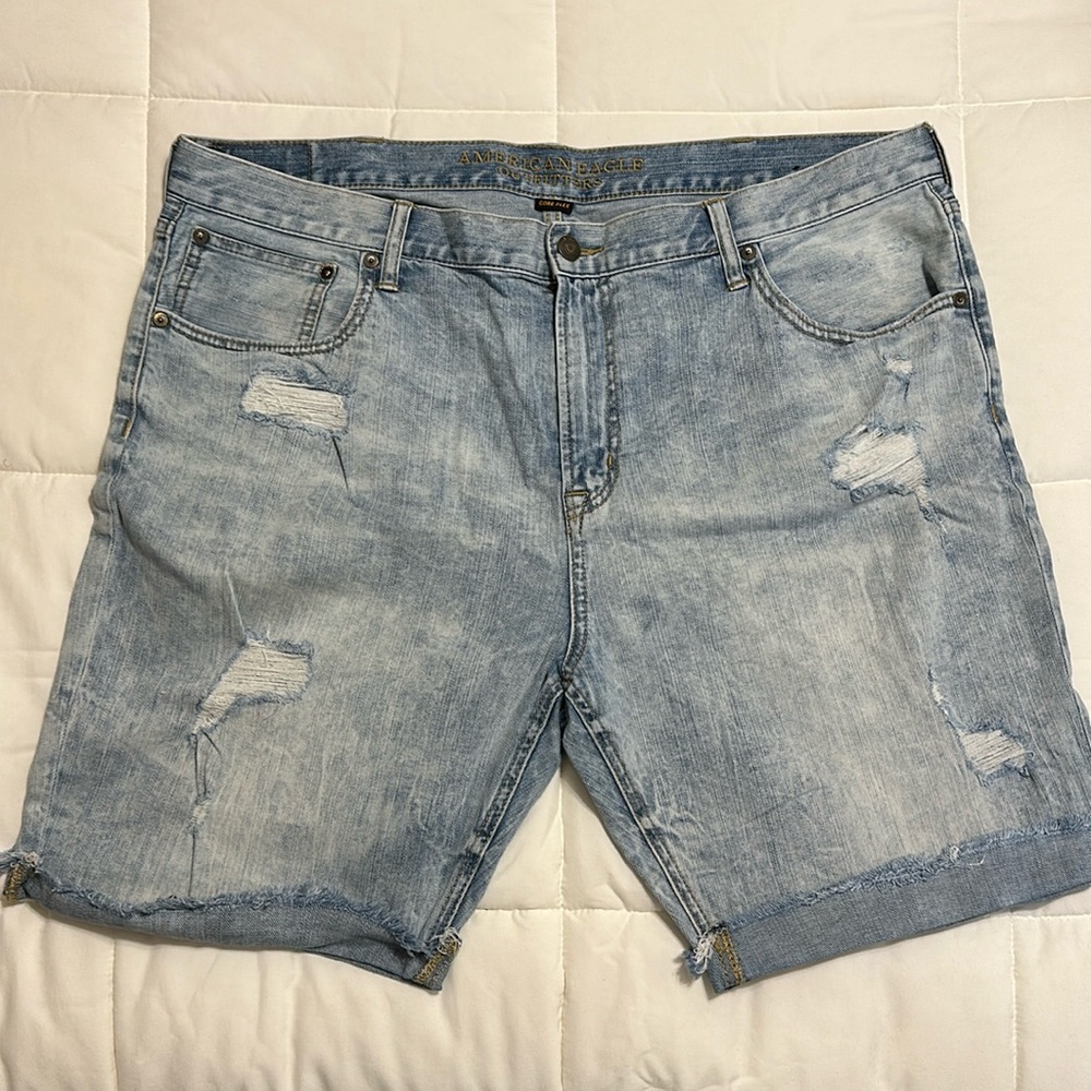 Size 42 Men’s American Eagle Outfitters Ripped Denim Shorts
